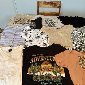 Lot of 12 women’s medium crop tops, super cute, excellent condition, some new